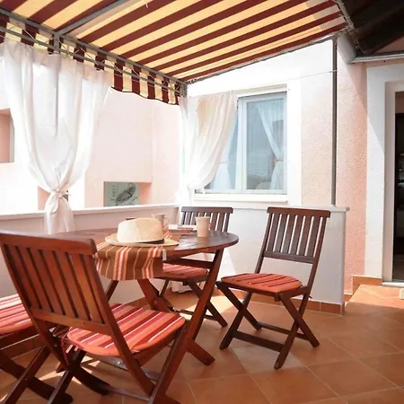 Apartman Tina *