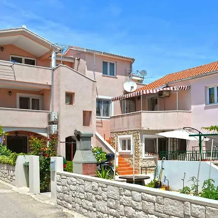 Apartment Apartman Tina *