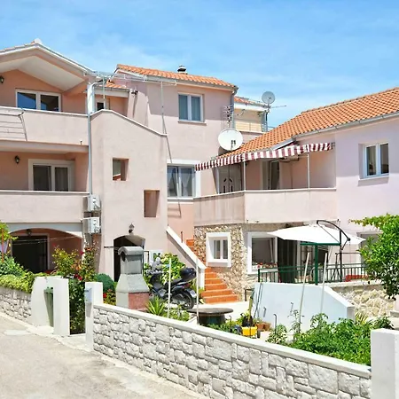Apartman Tina Apartment